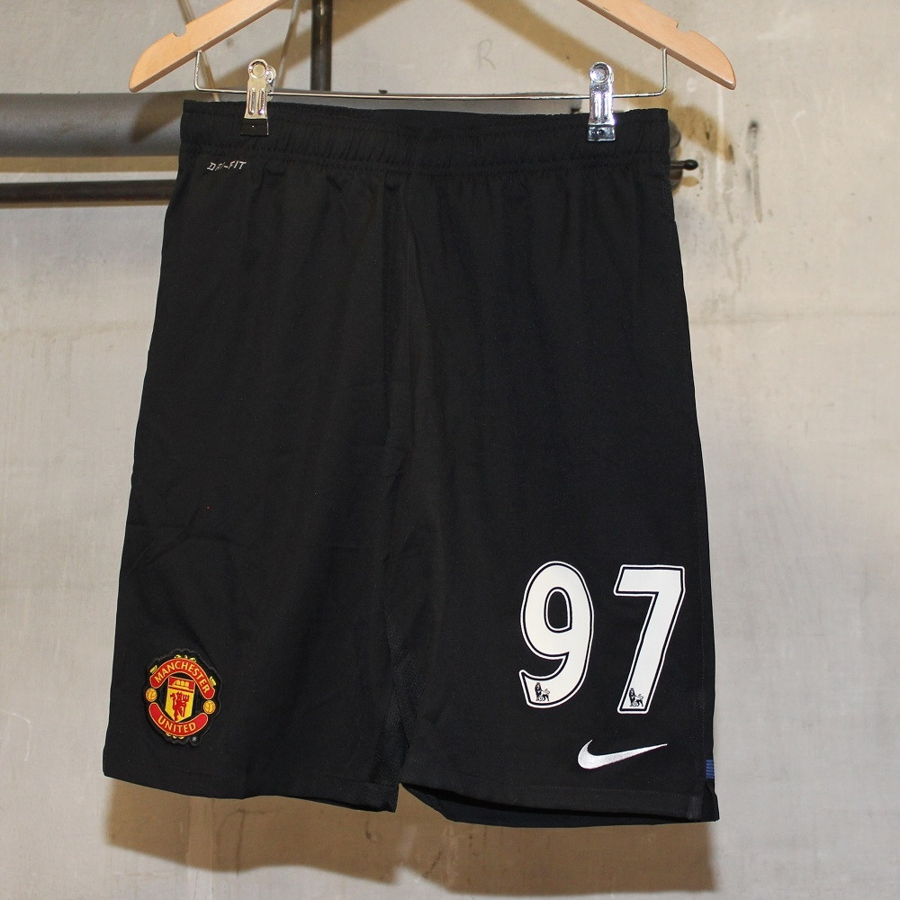 Manchester United away shorts boys - 97