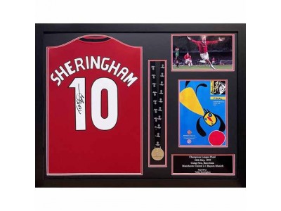 Manchester United trøje - Sheringham Signed Shirt & Medal (Framed)